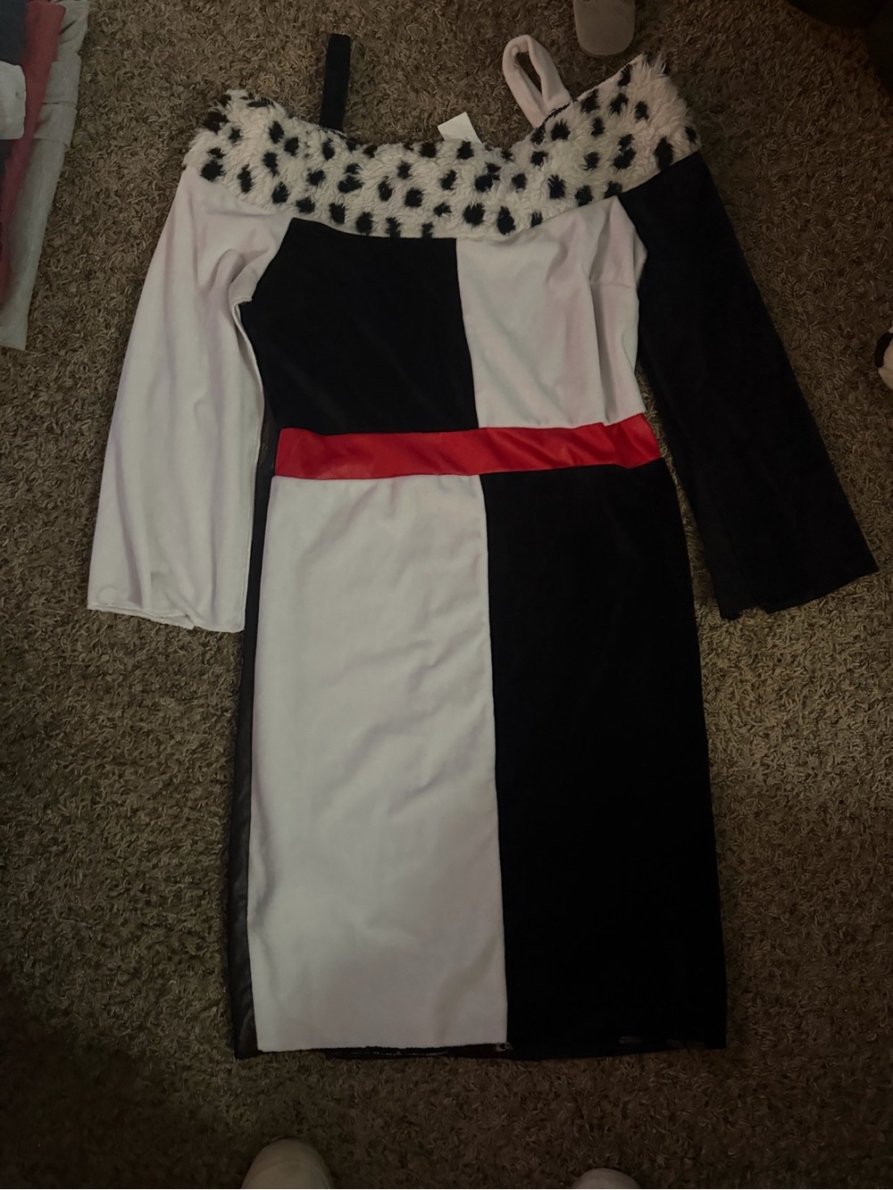 Cruella Halloween costume medium women